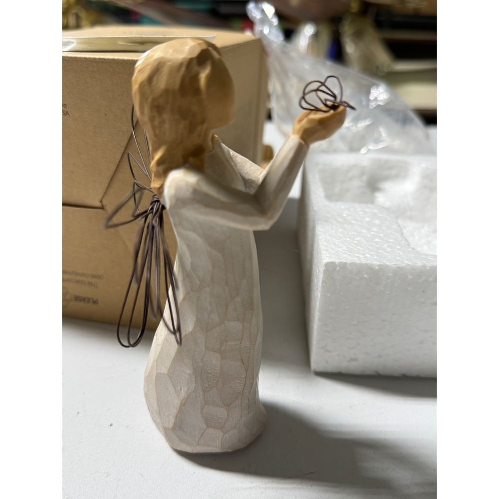 Willow Tree Angel of Freedom Figurine Susan Lordi 26219 DEMDACO Butterfly Boxed - Picture 7 of 9
